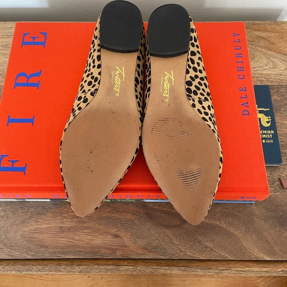Trotters Estee Woven Flat - DARK TAN CHEETAH CALF HAIR - Picture 6 of 6